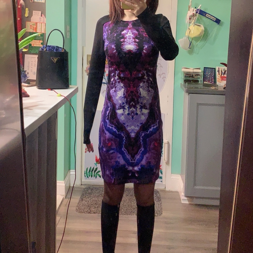 Bebe purple dress zipp on the back size S